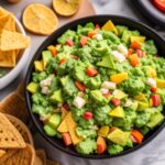 Guacamole fresco con nachos