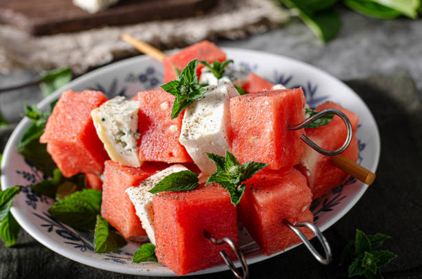 Pinchos de mozzarella y tomate cherry